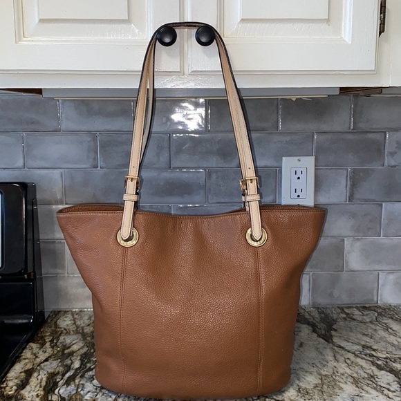 Michael Kors Jet Set Item Large Leather Tote - Picture 1 of 8